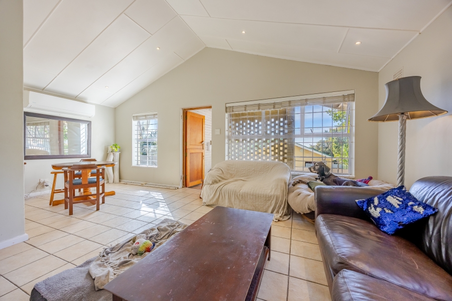 3 Bedroom Property for Sale in Lakeside Western Cape